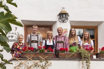 Gastgeberfamilie auf dem Sonnenheimhof in Tartsch bei Mals